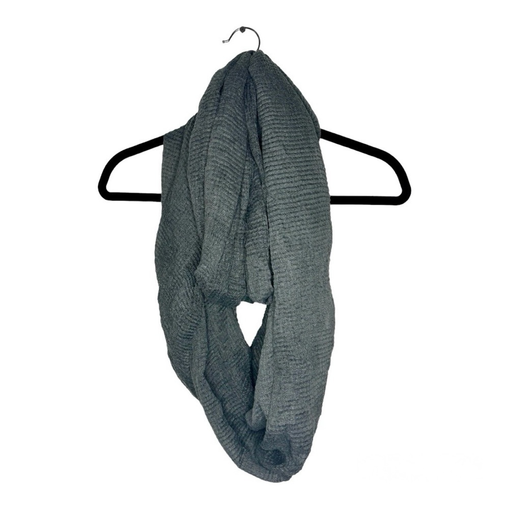 LuLu Gray Infinity Scarf
